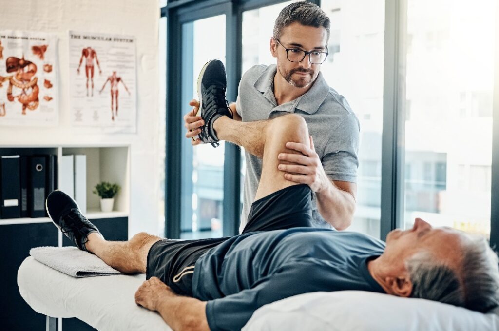 Krankengymnastik zur Prävention von Sportverletzungen: Fit und sicher im Training